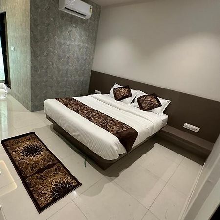 Jp Garden & Lawn Hotel Sasupāda Eksteriør billede
